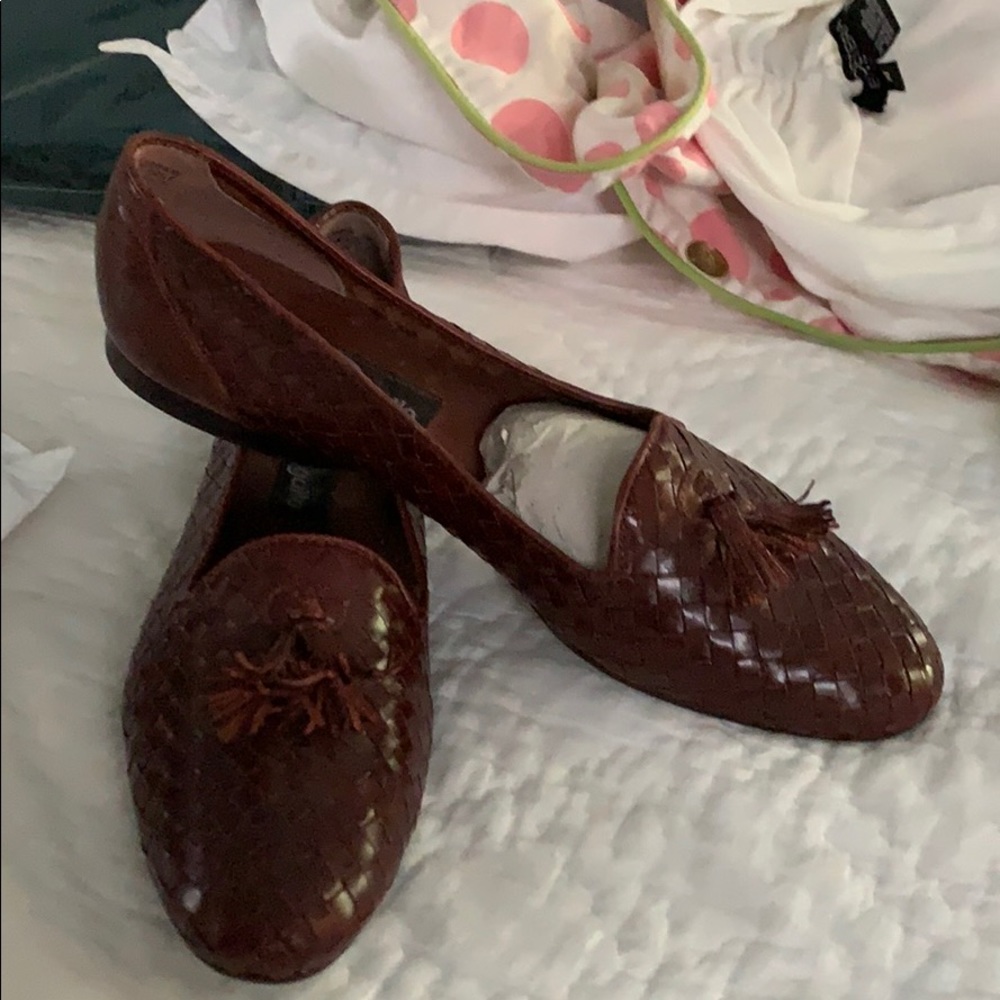 Never worn! So Classic!